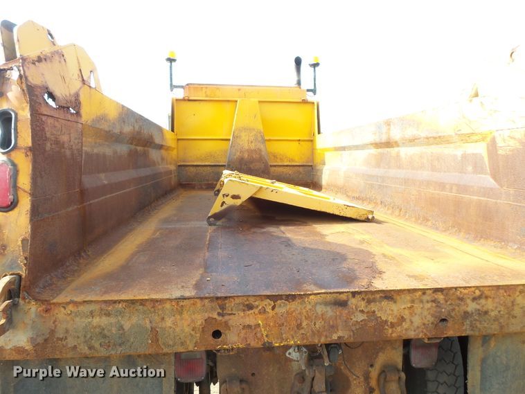 image for item FU9325 2003 Sterling L-Line dump truck