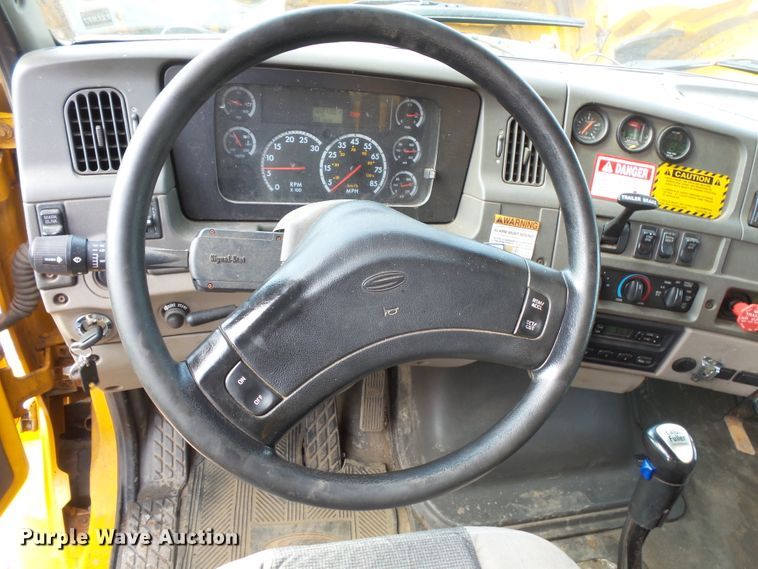 image for item FU9325 2003 Sterling L-Line dump truck