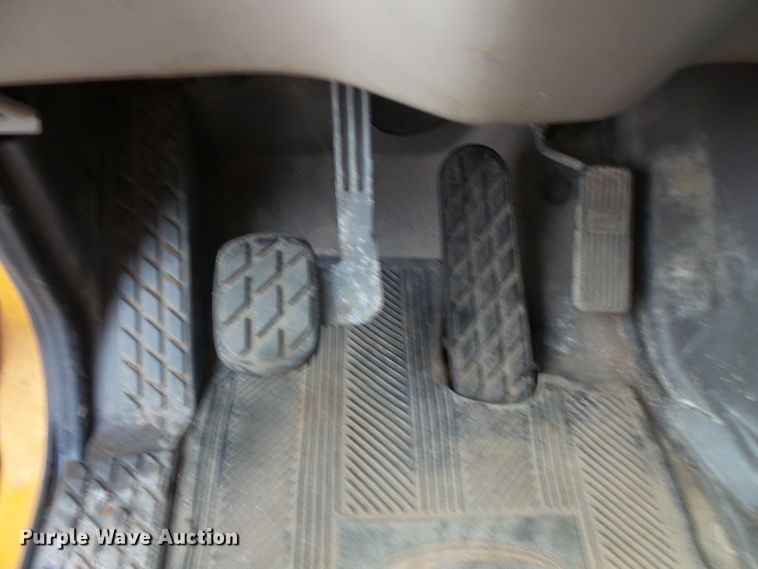 image for item FU9325 2003 Sterling L-Line dump truck