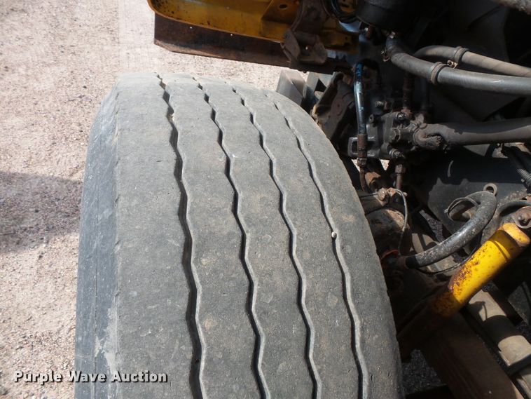 image for item FU9325 2003 Sterling L-Line dump truck