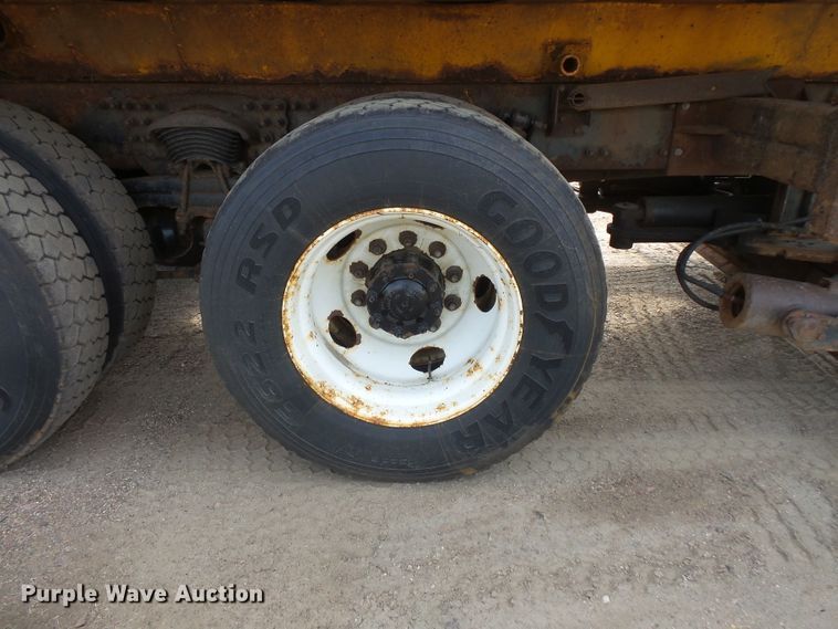 image for item FU9325 2003 Sterling L-Line dump truck