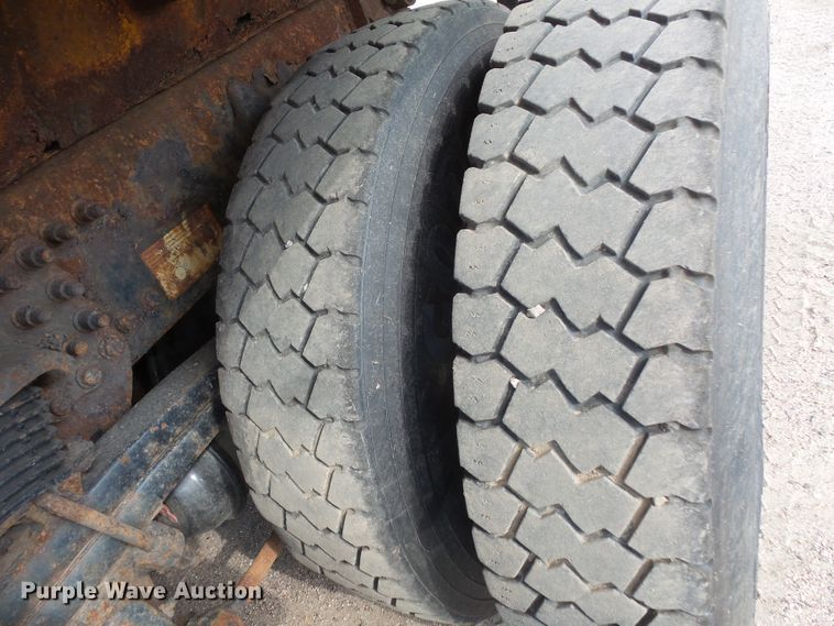 image for item FU9325 2003 Sterling L-Line dump truck