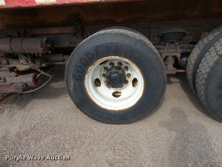 image for item FU9325 2003 Sterling L-Line dump truck