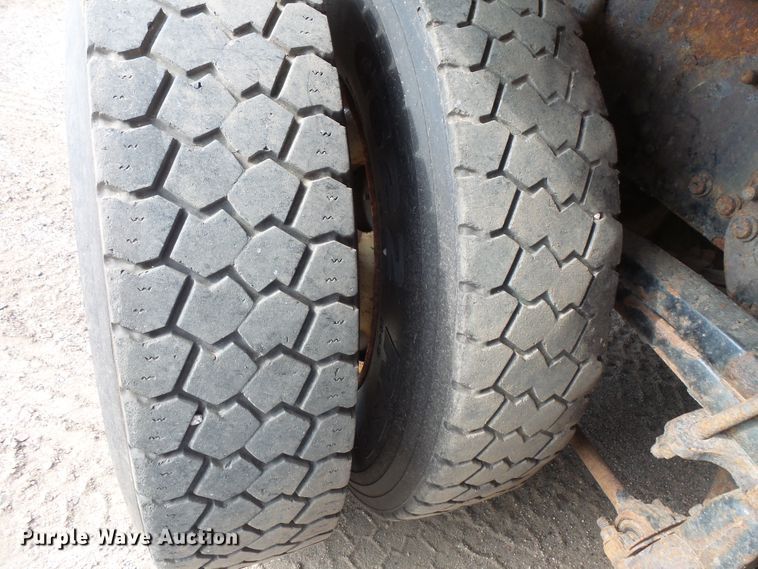 image for item FU9325 2003 Sterling L-Line dump truck