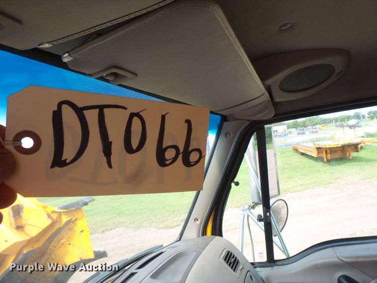 image for item FU9325 2003 Sterling L-Line dump truck