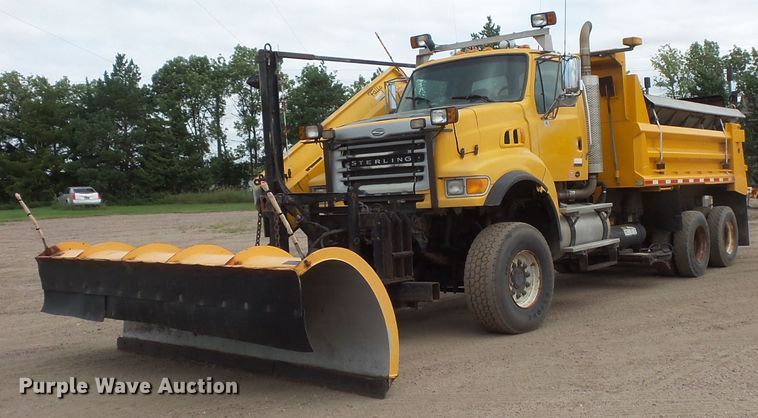 image for item FU9327 2005 Sterling L-Line dump truck