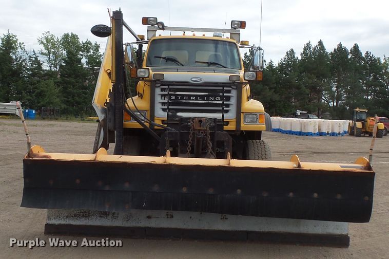 image for item FU9327 2005 Sterling L-Line dump truck