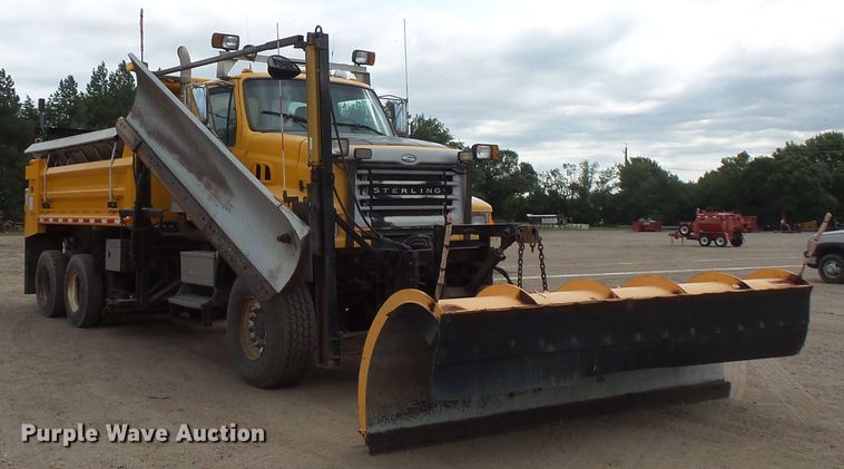image for item FU9327 2005 Sterling L-Line dump truck