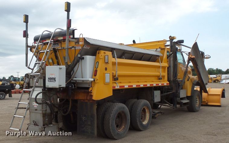 image for item FU9327 2005 Sterling L-Line dump truck