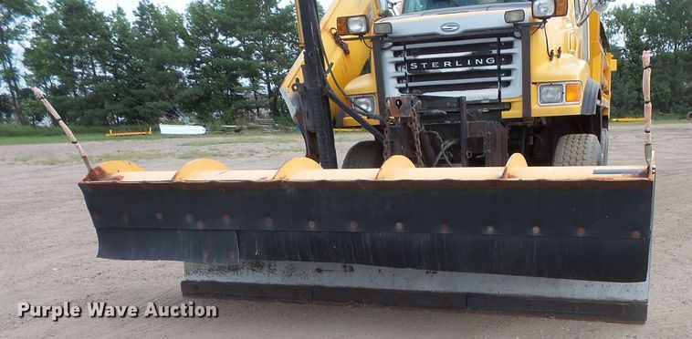 image for item FU9327 2005 Sterling L-Line dump truck