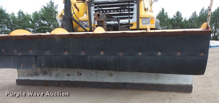 image for item FU9327 2005 Sterling L-Line dump truck