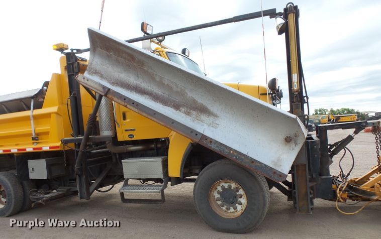 image for item FU9327 2005 Sterling L-Line dump truck