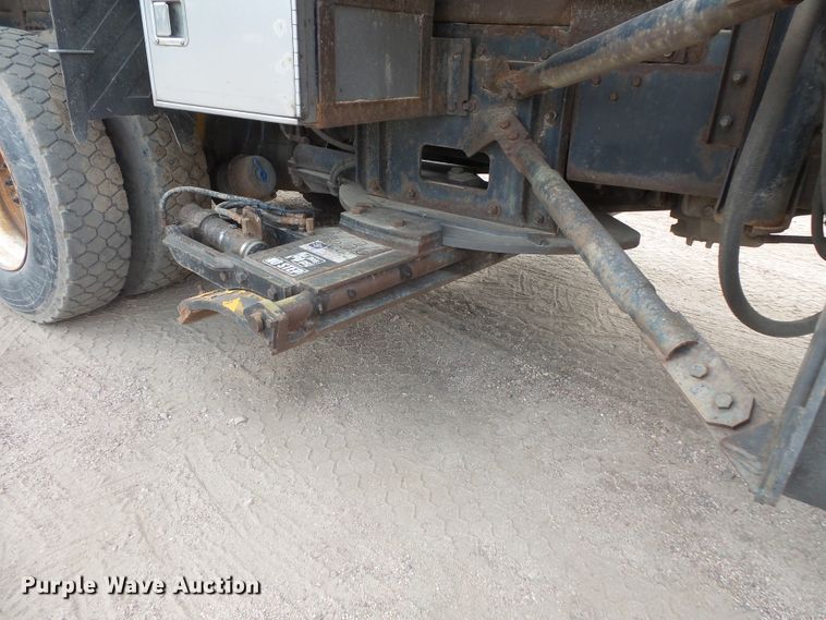 image for item FU9327 2005 Sterling L-Line dump truck