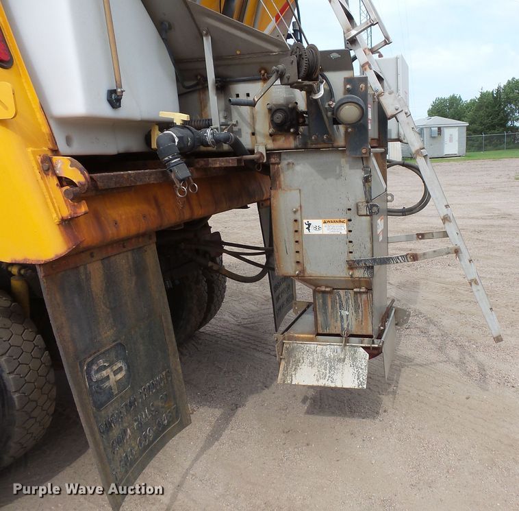 image for item FU9327 2005 Sterling L-Line dump truck