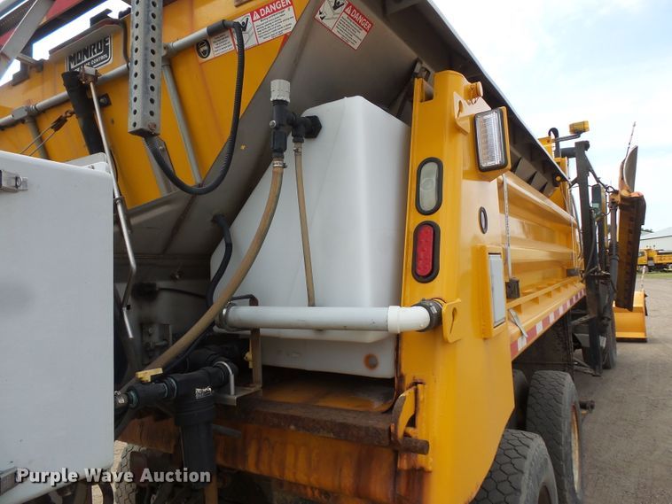 image for item FU9327 2005 Sterling L-Line dump truck