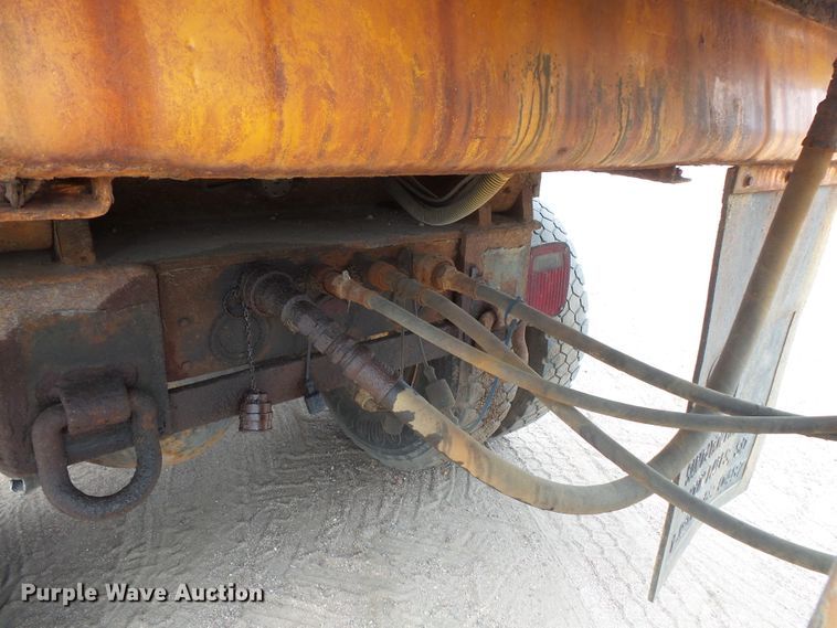 image for item FU9327 2005 Sterling L-Line dump truck