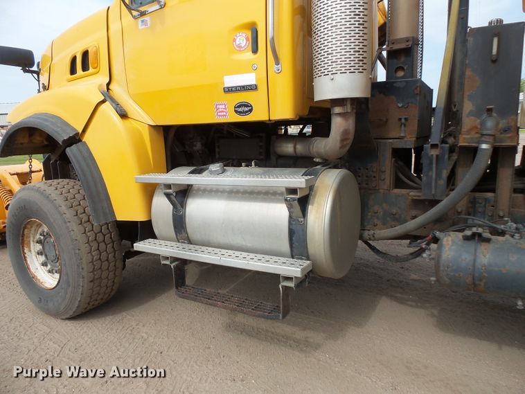 image for item FU9327 2005 Sterling L-Line dump truck