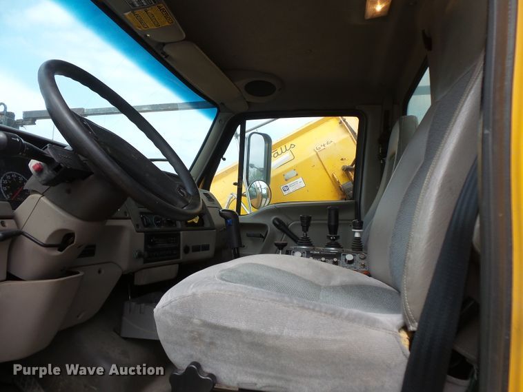 image for item FU9327 2005 Sterling L-Line dump truck