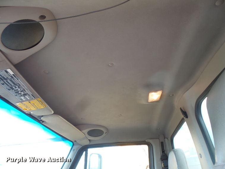 image for item FU9327 2005 Sterling L-Line dump truck