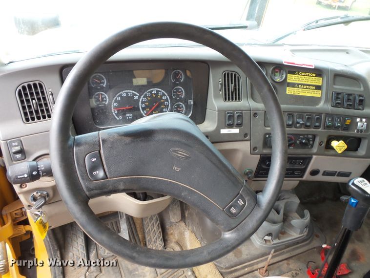 image for item FU9327 2005 Sterling L-Line dump truck