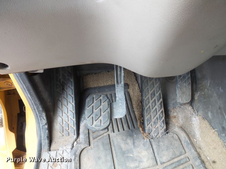 image for item FU9327 2005 Sterling L-Line dump truck