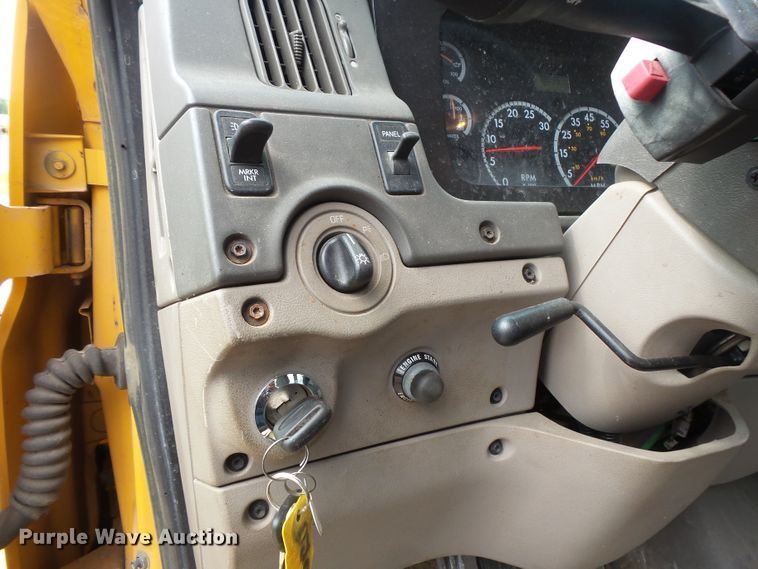 image for item FU9327 2005 Sterling L-Line dump truck