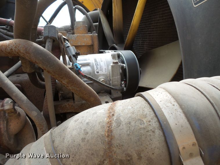 image for item FU9327 2005 Sterling L-Line dump truck