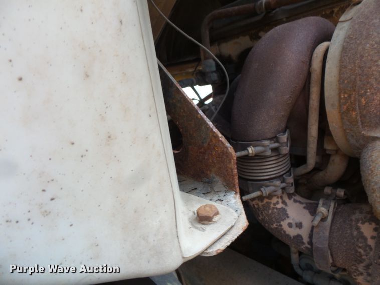 image for item FU9327 2005 Sterling L-Line dump truck