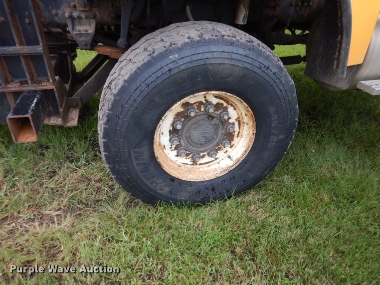 image for item FU9327 2005 Sterling L-Line dump truck