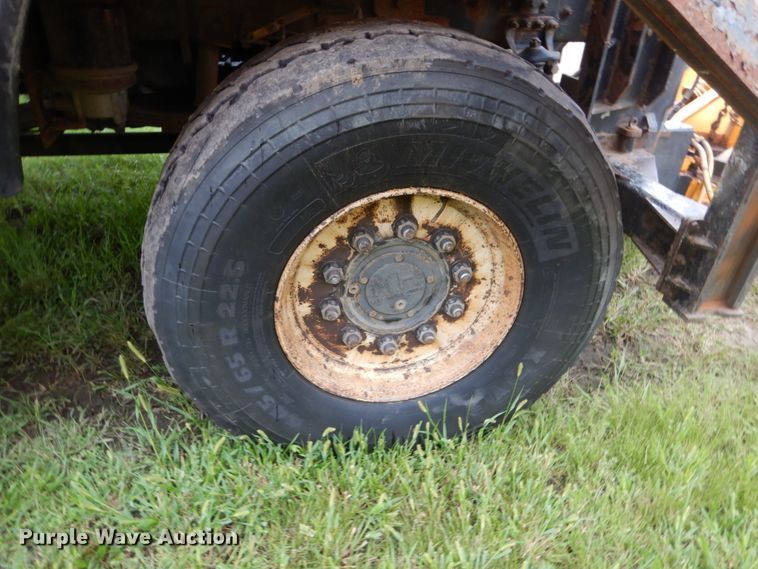 image for item FU9327 2005 Sterling L-Line dump truck