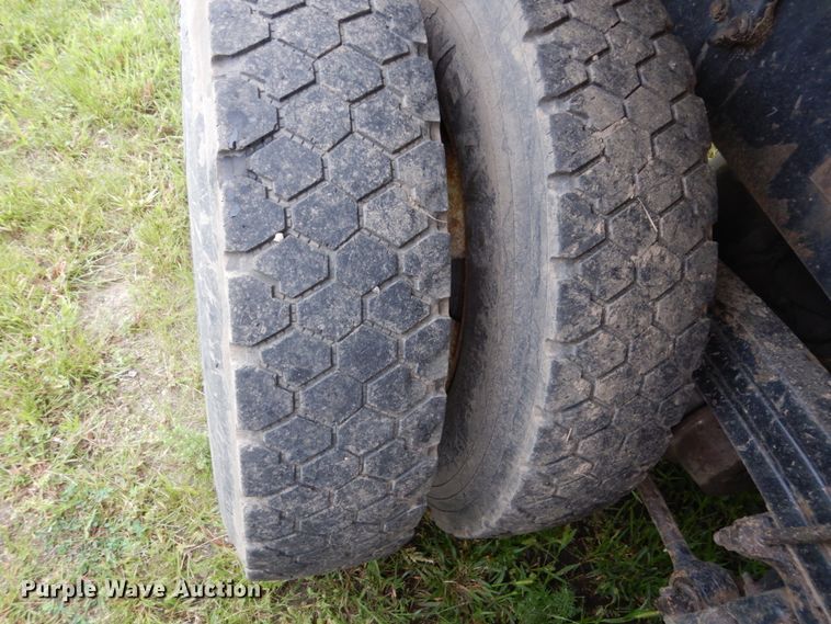 image for item FU9327 2005 Sterling L-Line dump truck