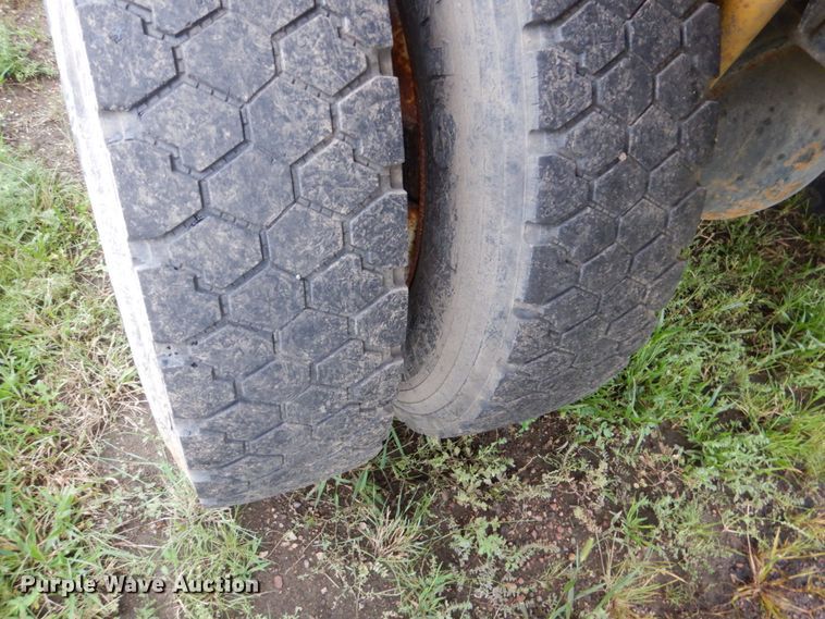 image for item FU9327 2005 Sterling L-Line dump truck