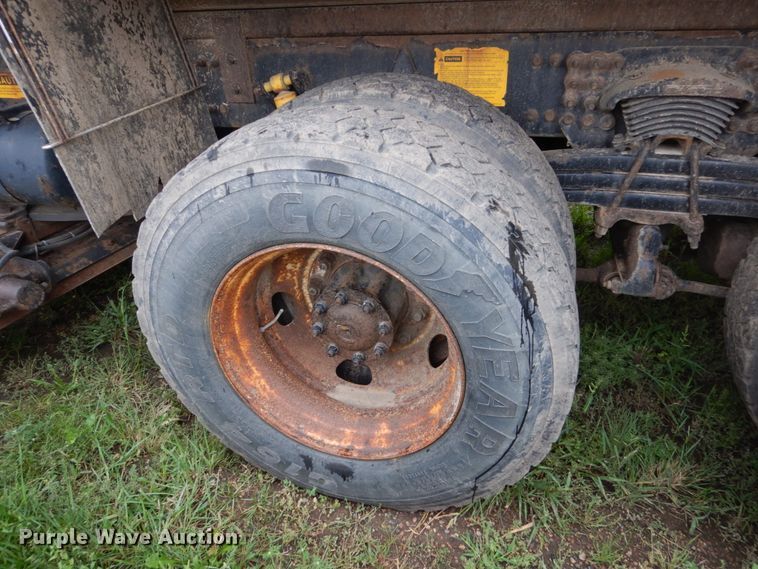 image for item FU9327 2005 Sterling L-Line dump truck