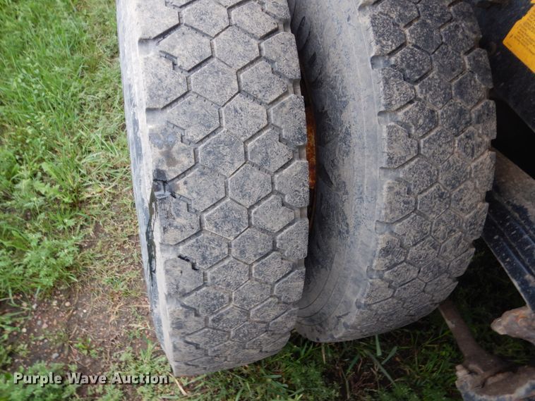 image for item FU9327 2005 Sterling L-Line dump truck