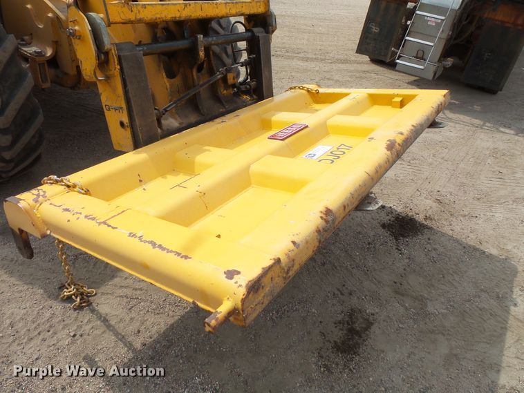 image for item FU9327 2005 Sterling L-Line dump truck