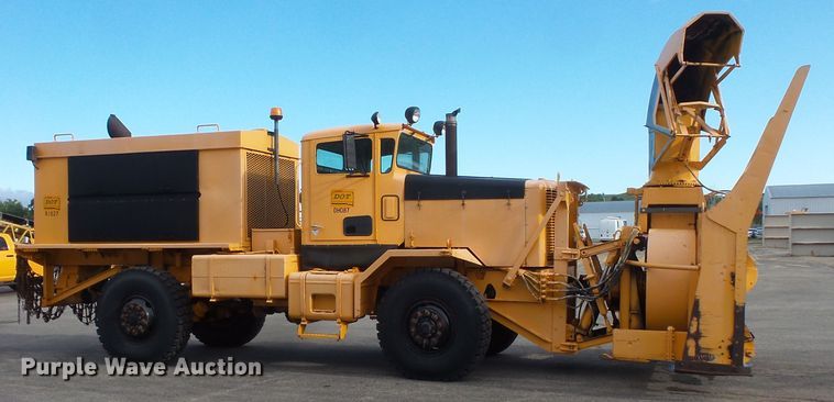 image for item FU9352 1990 Oshkosh WT2206 snow blower truck