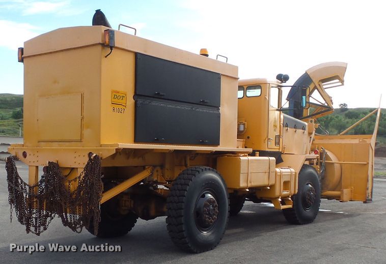 image for item FU9352 1990 Oshkosh WT2206 snow blower truck