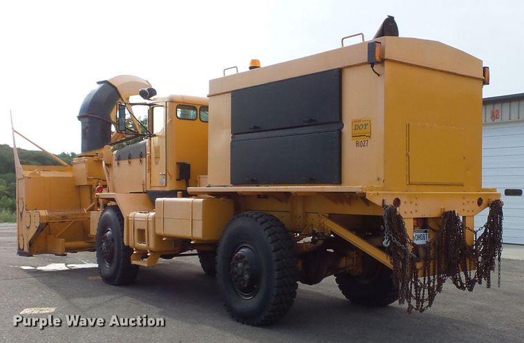 image for item FU9352 1990 Oshkosh WT2206 snow blower truck