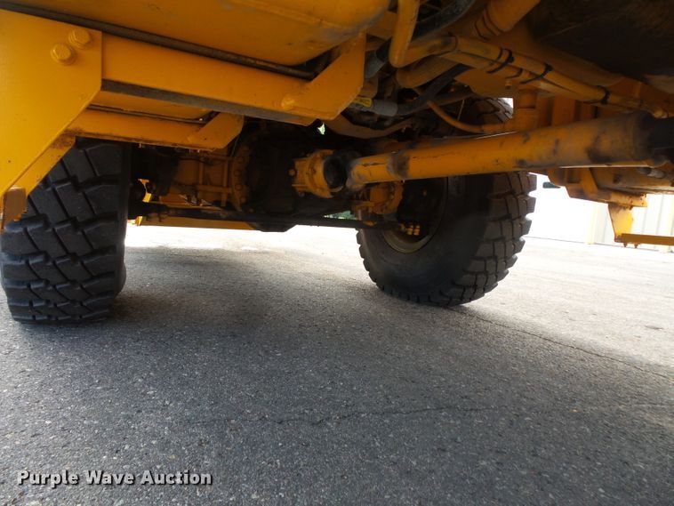 image for item FU9352 1990 Oshkosh WT2206 snow blower truck