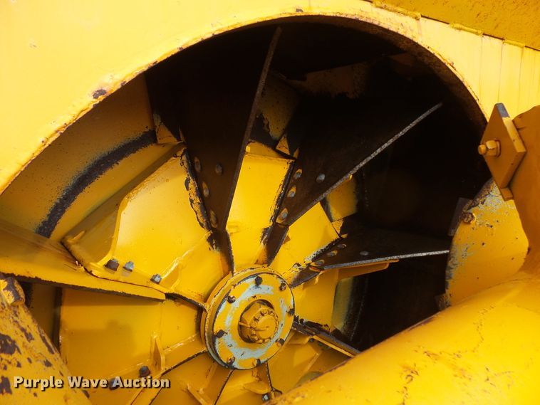 image for item FU9352 1990 Oshkosh WT2206 snow blower truck