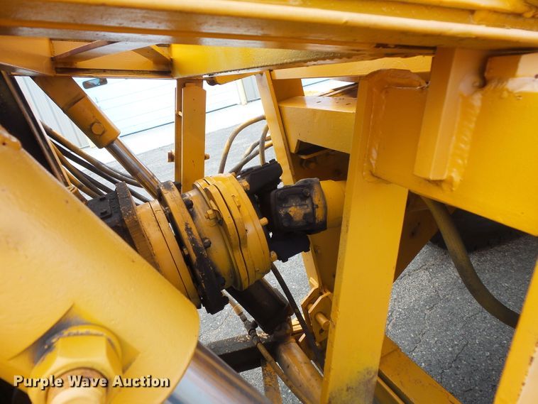 image for item FU9352 1990 Oshkosh WT2206 snow blower truck