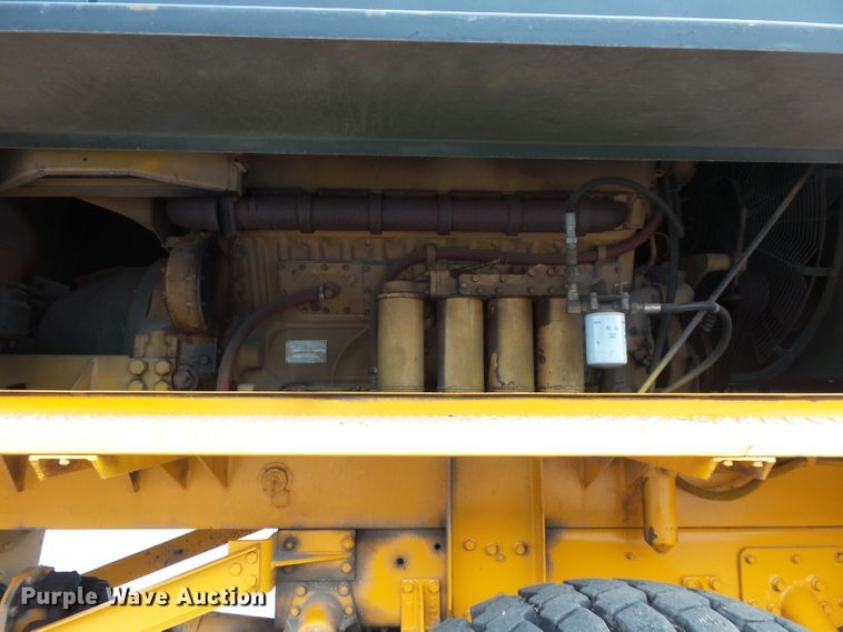 image for item FU9352 1990 Oshkosh WT2206 snow blower truck