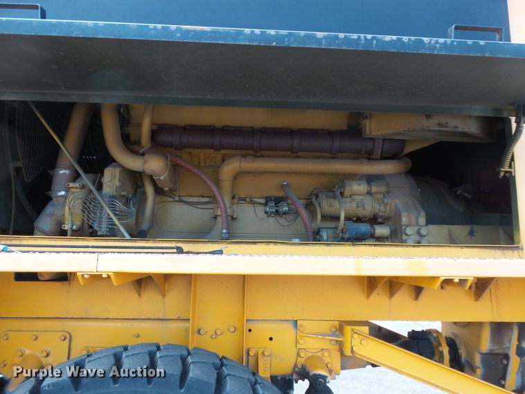 image for item FU9352 1990 Oshkosh WT2206 snow blower truck