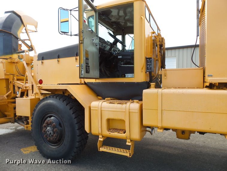 image for item FU9352 1990 Oshkosh WT2206 snow blower truck