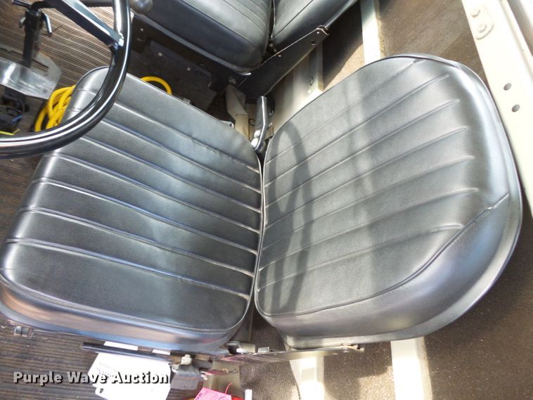 image for item FU9352 1990 Oshkosh WT2206 snow blower truck