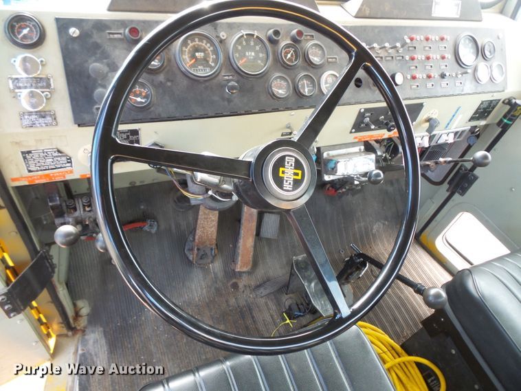 image for item FU9352 1990 Oshkosh WT2206 snow blower truck