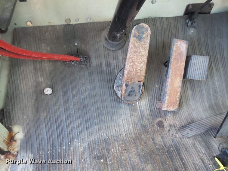 image for item FU9352 1990 Oshkosh WT2206 snow blower truck