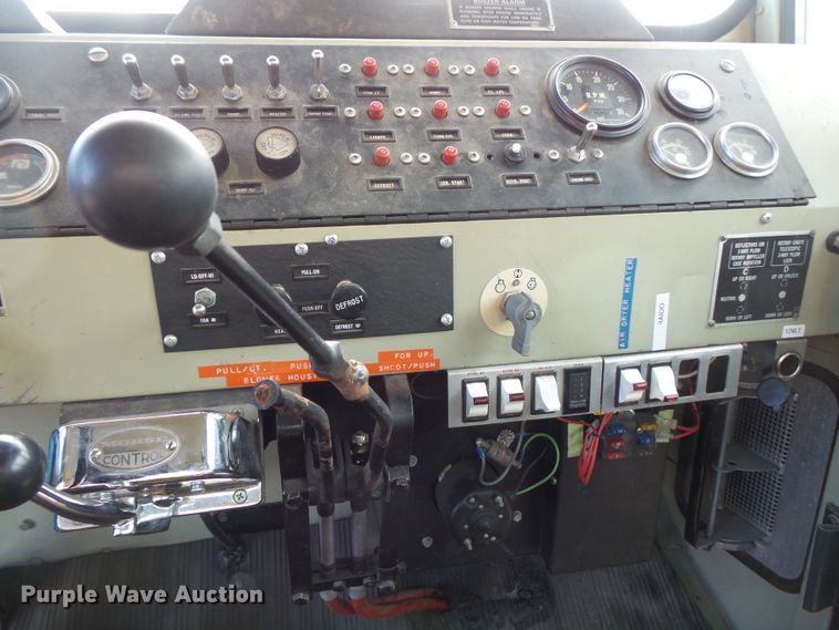 image for item FU9352 1990 Oshkosh WT2206 snow blower truck