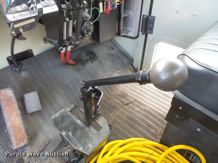 image for item FU9352 1990 Oshkosh WT2206 snow blower truck