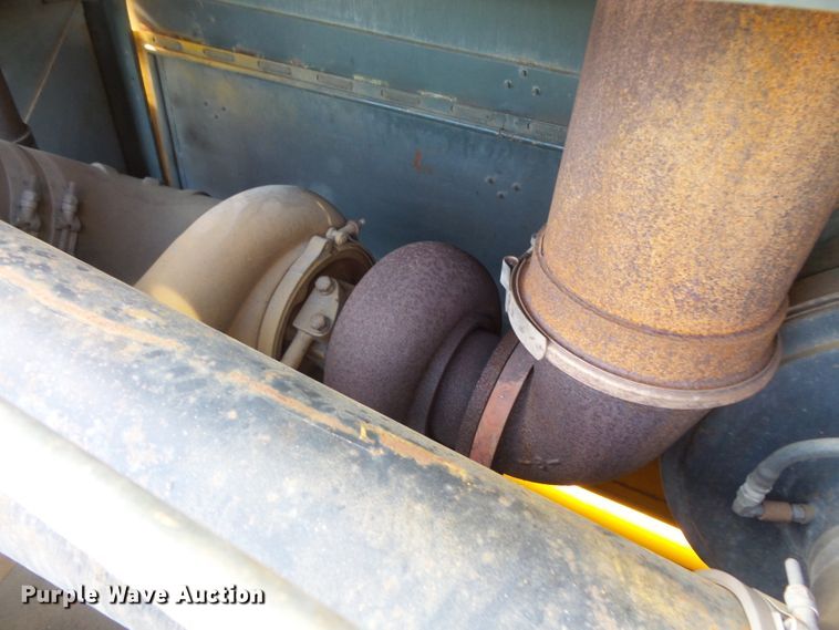 image for item FU9352 1990 Oshkosh WT2206 snow blower truck